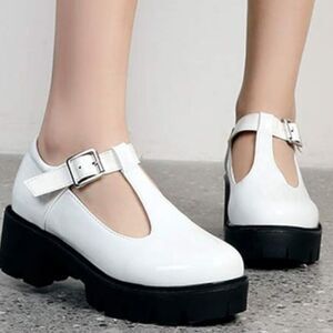 BRAND NEW CHASE &CHLOE FAUX PATENT LEATHER T-STRAP MARY JANE HEELS